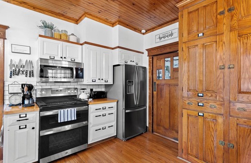Arkville House | The Red Hemlock House And Barn, Let us be your mountain home away from home