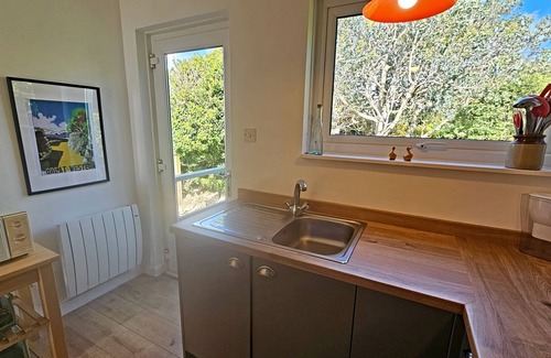 St. Mawes Cottage | The Red House Annexe - a holiday home that sleeps 4 guests in 2 bedrooms