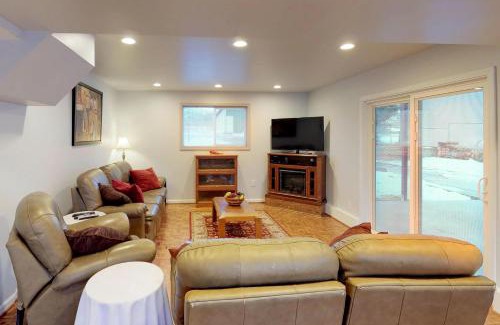 Manson House | The Red Lake House