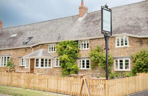 Hellidon Hotel | The Red Lion at Hellidon