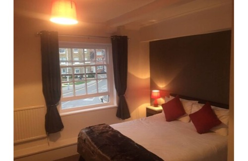 Hythe Hotel | The Red Lion