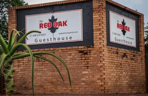 Tzaneen House | The Red Oak Guesthouse
