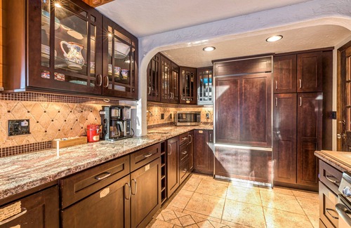 Oakhurst House | The Red Oasis