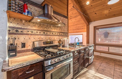 Oakhurst House | The Red Oasis