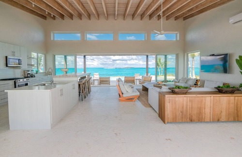 Forbes Hill House | The Reef House - Luxury Beach House With Ocean Views From Every Bedroom
