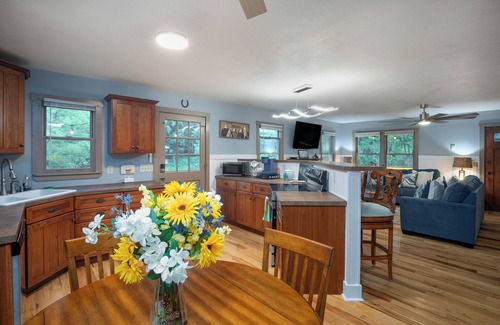 Dillsboro House | The Reel Tuck - Smoky Mountain River House