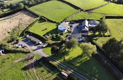 Kidwelly Bed & Breakfast | The Reindeer Retreat Daisy Double