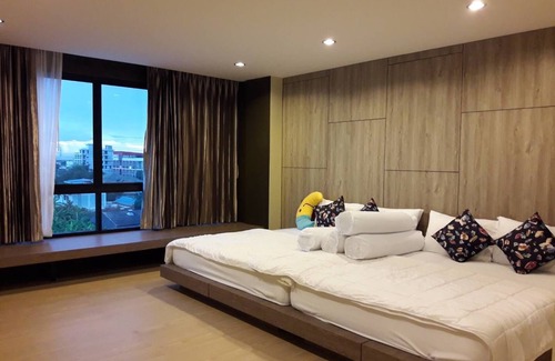 Krathum Baen Hotel | The Residence Thepkanjana