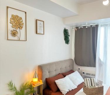 Matandang Balara Hotel | The Residences at Commonwealth Quezon City by Snazzy Staycation