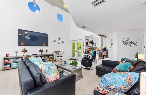 Stuart House | The Resort at Bathtub Beach: 19BR/11BA Ocean2River, Pool, Elevator, Dock, Beach!