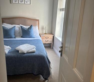 Aberdovey House | The Retreat - 2 bed cottage in Aberdovey