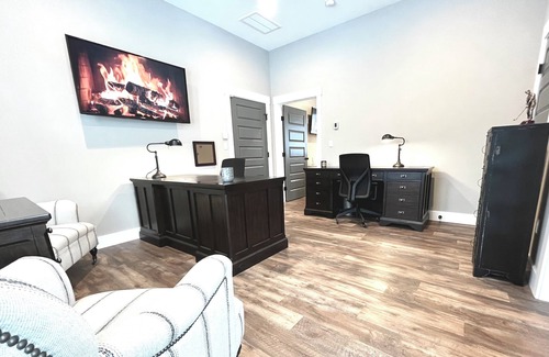 Rustburg House | The Retreat at Candlers Mountain - Near Liberty University & Downtown Lynchburg