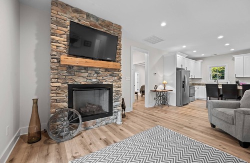 Lynchburg House | The Retreat at English Tavern - Liberty Univ 2 mi/LYH Airport 1 mi