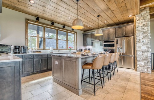 Ellijay Cabin | The Retreat at Oakwood – A High-End Stay for Large Groups & Gatherings