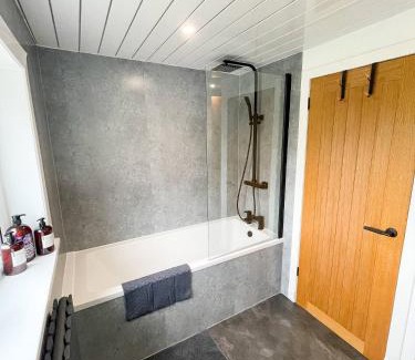Kirkcudbright House | The Retreat, Cosy 1 Bed Cottage, Town Centre Location