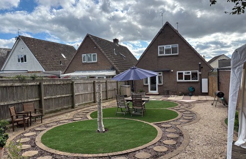 Exmouth House | The Retreat Exmouth.Spacious and well equipped 3 bedroom house.