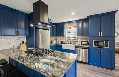 Highlands Cottage | The Retreat- Family Funhouse w/Waterfront Access!