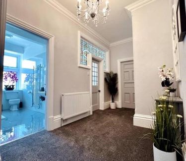 Boscombe Apartment | The Retreat - Large Luxury Apartment, Two Mins From Beach