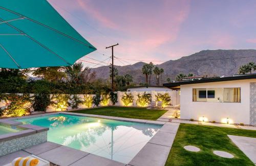 Tahquitz River Estates House | The Retreat on Mesquite - 5BR Perfect Group Getaway