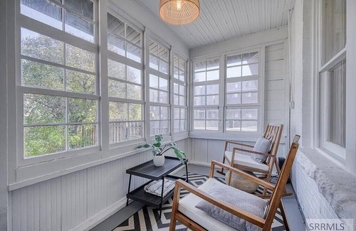 Rexburg House | The Rexburg Cottage - a newly remodeled 1940s home with a modern farmhouse feel!