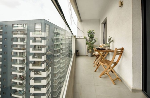Sector 2 Apartment | THE RICH & FAMOUS | Spacious 1BR Apt with balcony
