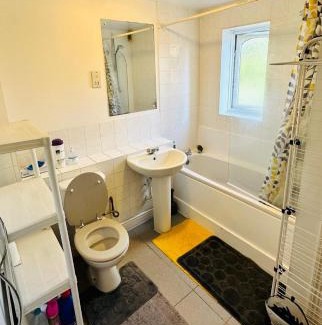 Lewisham House | The Right Place. A Fabulous/Cozy Double Room