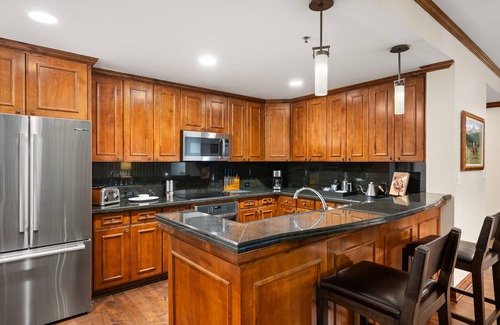 Aspen Condo | The Ritz-Carlton Club | Two-Bedroom Residence 8406, Ski-in & Ski-out Resort in Aspen Highlands
