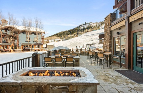Aspen Condo | The Ritz-Carlton Club | Two-Bedroom Residence 8406, Ski-in & Ski-out Resort in Aspen Highlands