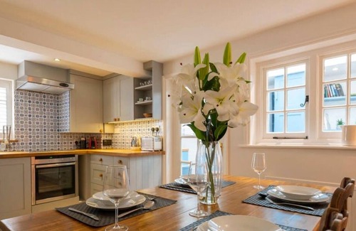 Henley-on-Thames House | The River Cottage Retreat With Roof Garden