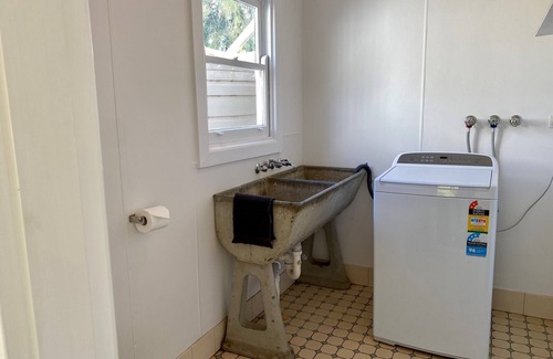 Darlington Point Cottage | The River Cottage - Pet friendly