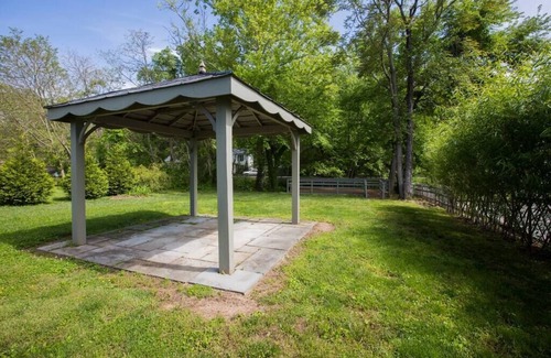 Sperryville House | The River Cottage: 29 Main Street