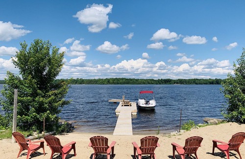 Whitewater Region House | The River House Suite - waterfront walkout