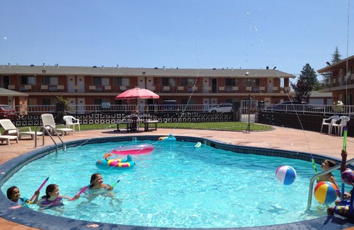 Red Bluff Hotel | The River Inn and Suites