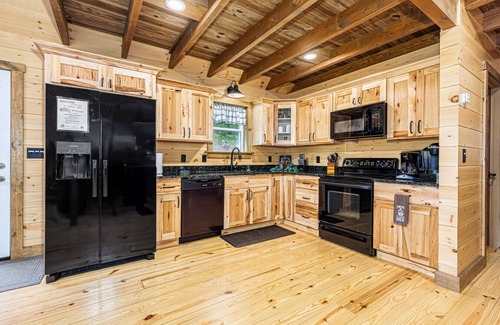 Airville Cabin | The River Shack *kayaks*hottub*fishing*quiet*family