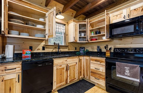 Airville Cabin | The River Shack *kayaks*hottub*fishing*quiet*family