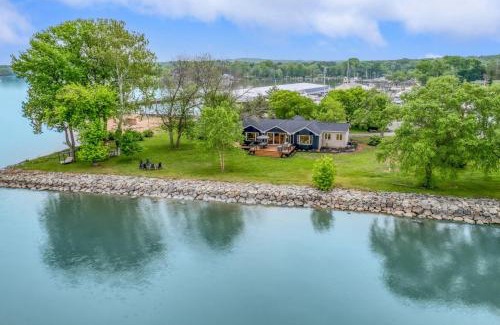 North East House | The Riverside Oasis waterfront with hot tub