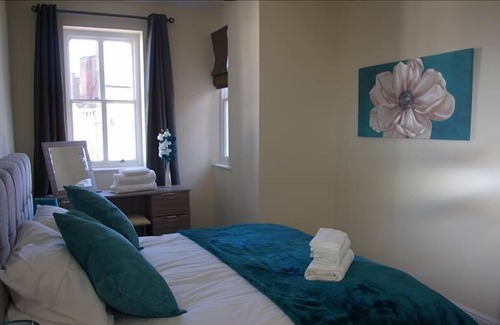 Leek Apartment | The Roaches Suite - Premier Serviced Accommodation