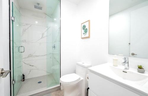 Downtown Toronto Hotel | The Roland Peaceful 2BR Basement Suite Near Downtown Toronto