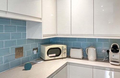 Flemingston House | The Room Next Door