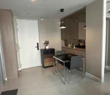 Bang Chak Apartment | The Room Sukhumvit 64 Punnawithi