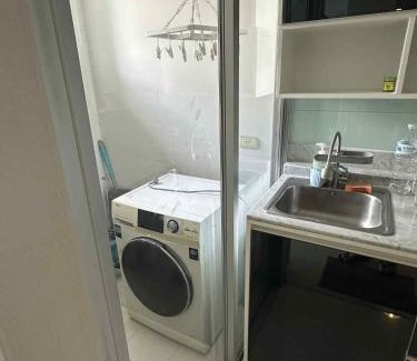 Bang Chak Apartment | The Room Sukhumvit 64 Punnawithi