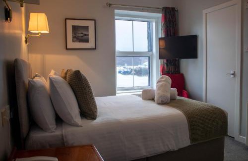 Achachork Hotel | The Rosedale Hotel & Restaurant