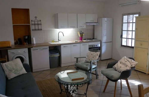 Tarascon House | THE Rosemary, MAS MAURANE, TARASCON