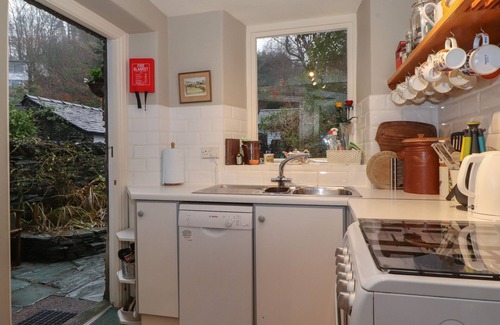 Bowness-on-Windermere Cottage | THE ROSES, pet friendly, with a garden in Bowness-On-Windermere