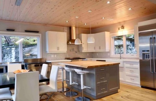 Utterson House | The Rowanwood - Muskoka Cottage Retreat