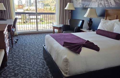 Kelowna Central Business District Hotel | The Royal Anne Hotel