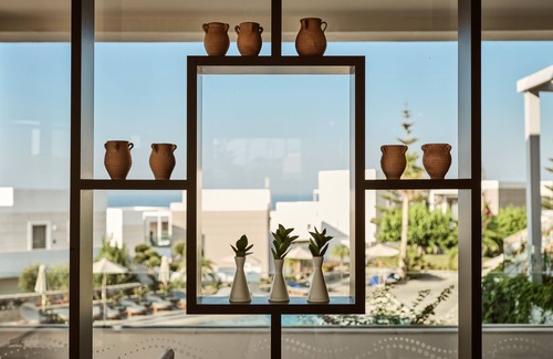 Lavris Hotel | The Royal Blue