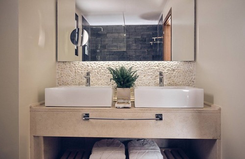Drosia Hotel | The Royal Blue Resort & Spa