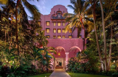 Waikiki Resort | The Royal Hawaiian, A Luxury Collection Resort, Waikiki