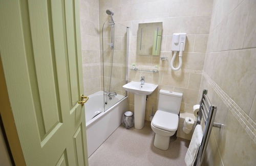 Dartford Hotel | The Royal Victoria & Bull Hotel